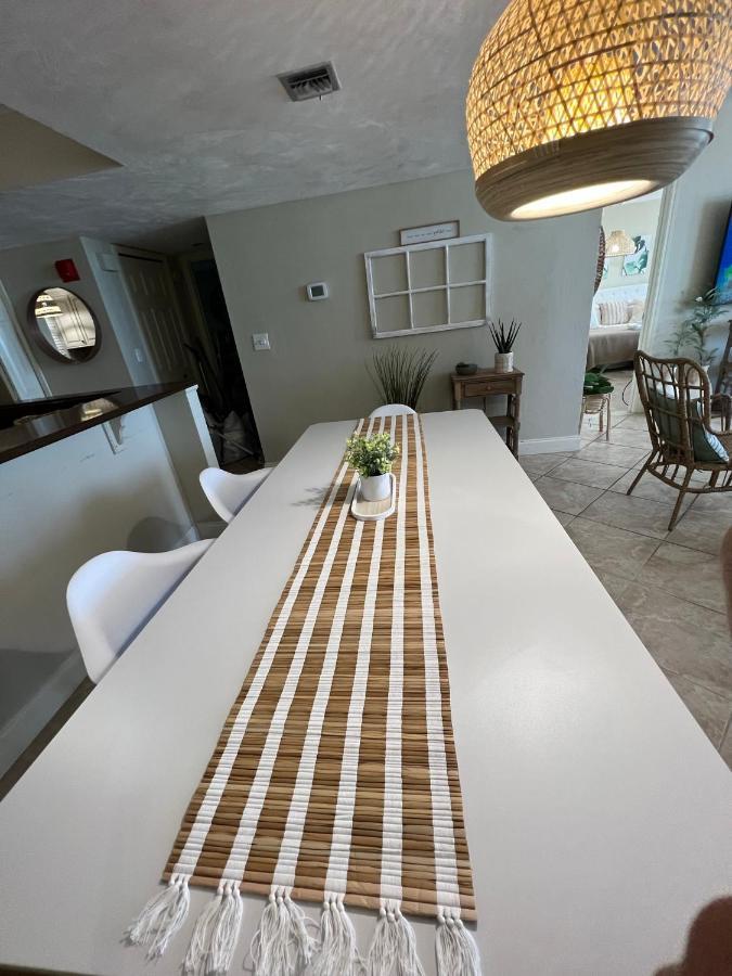 Beach Oasis 704 Lovely Daytona Ocean Front For 5 Sleeps Up To 12 Daytona Beach Exterior photo