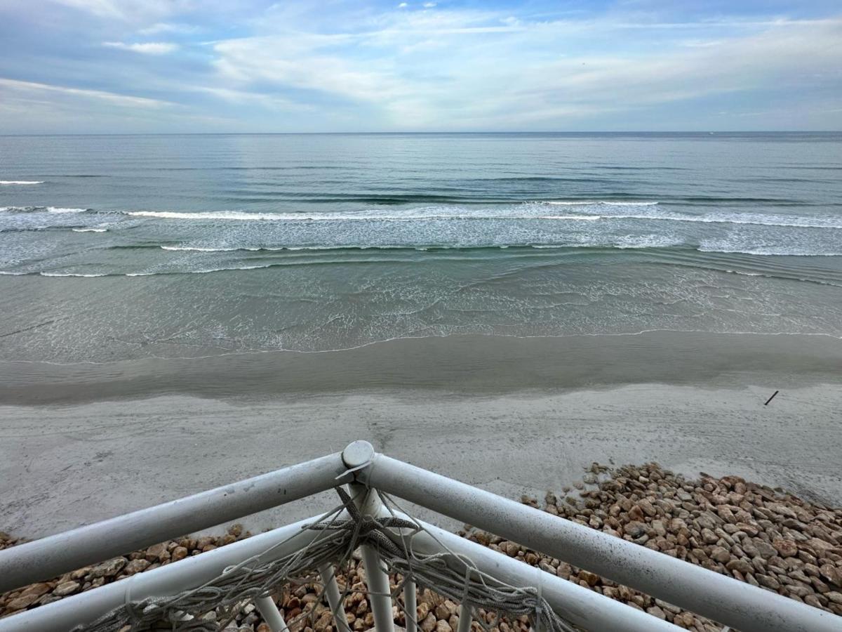 Beach Oasis 704 Lovely Daytona Ocean Front For 5 Sleeps Up To 12 Daytona Beach Exterior photo